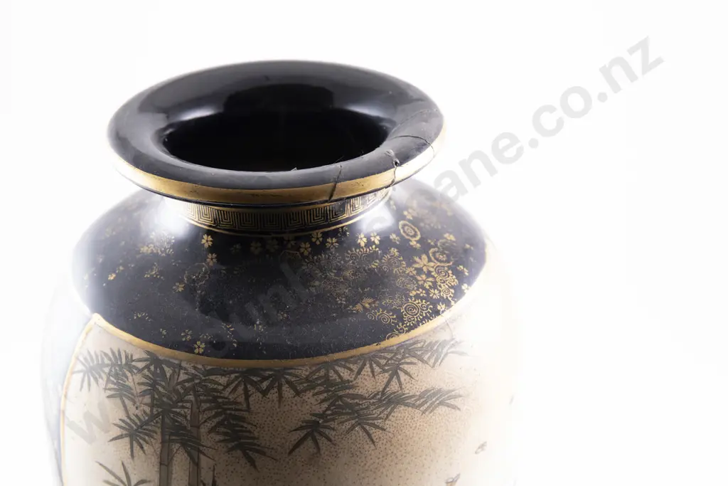 Large Japanese Satsuma Vase Painted With Bijin Image 1++