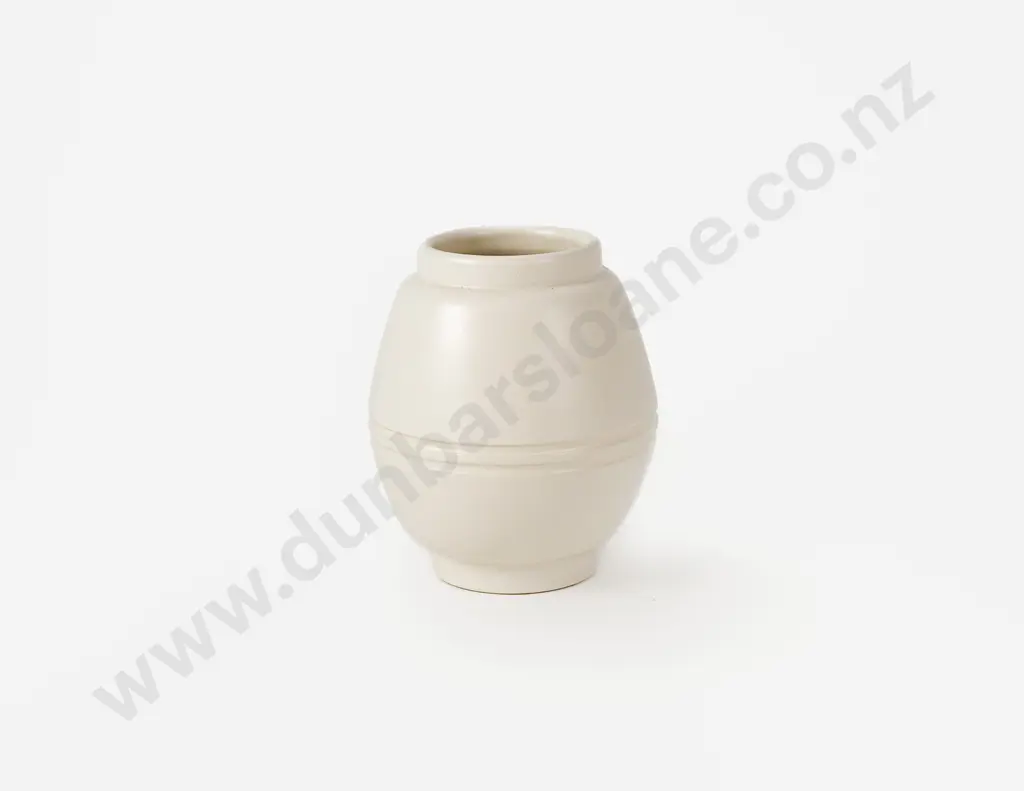 Ernest Shufflebotham for Crown Lynn Hand Potted Vase Image 1++