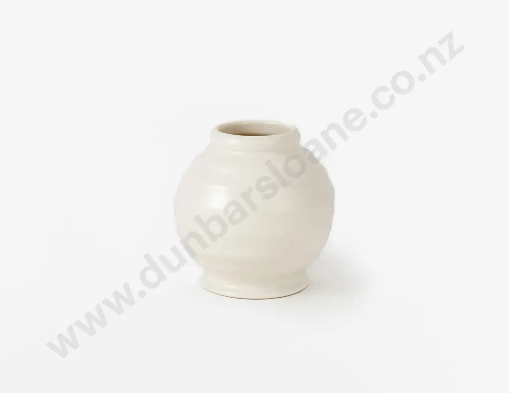 Ernest Shufflebotham for Crown Lynn Hand Potted Vase Image 1++
