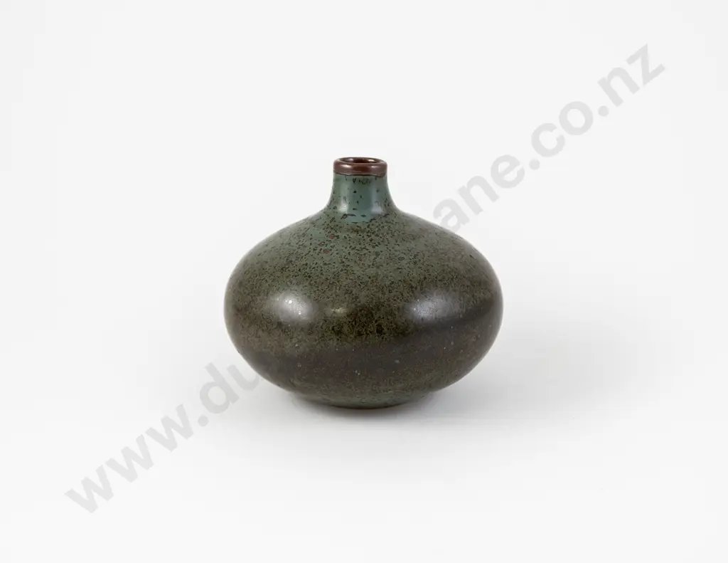 Len Castle Ovoid Vase Image 1++