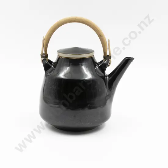 Dame Lucie Teapot & Cover