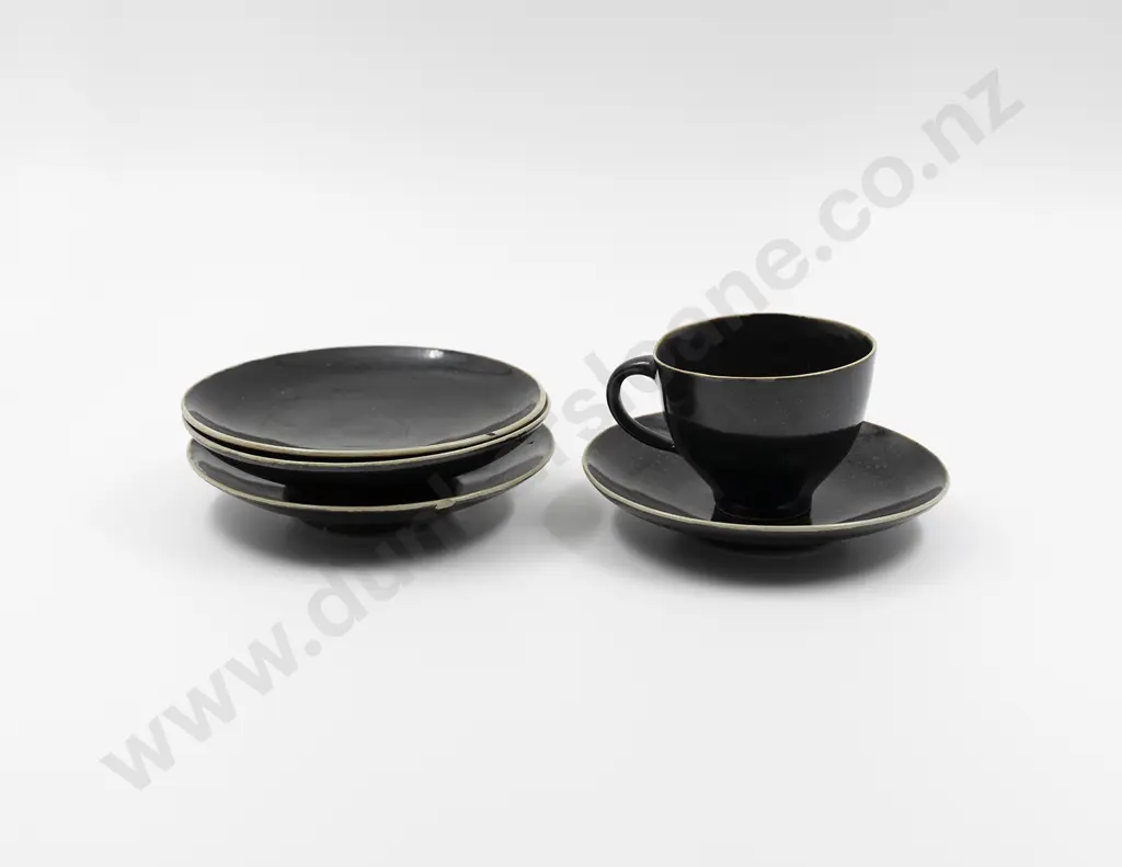 Dame Lucie Rie Teacup & Three Saucers Image 1++