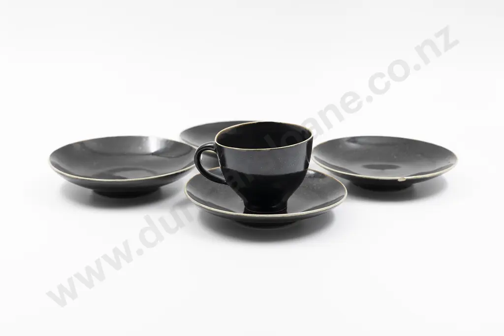 Dame Lucie Rie Teacup & Three Saucers Image 1++