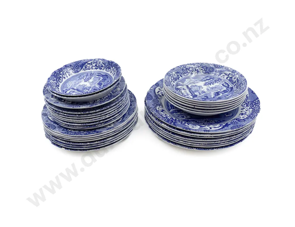 Quantity of Assorted Spode Blue and White Dinner China Image 1++