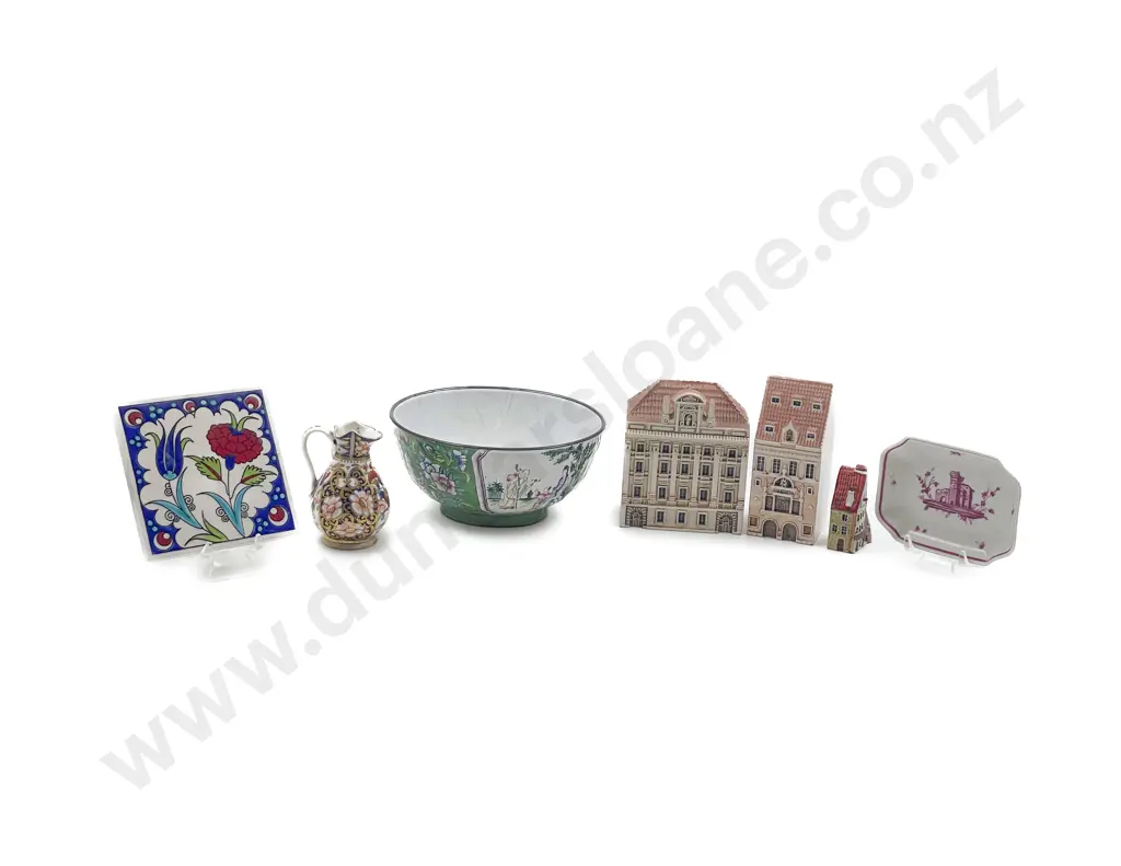 Small Quantity of China and Ornaments Image 1++