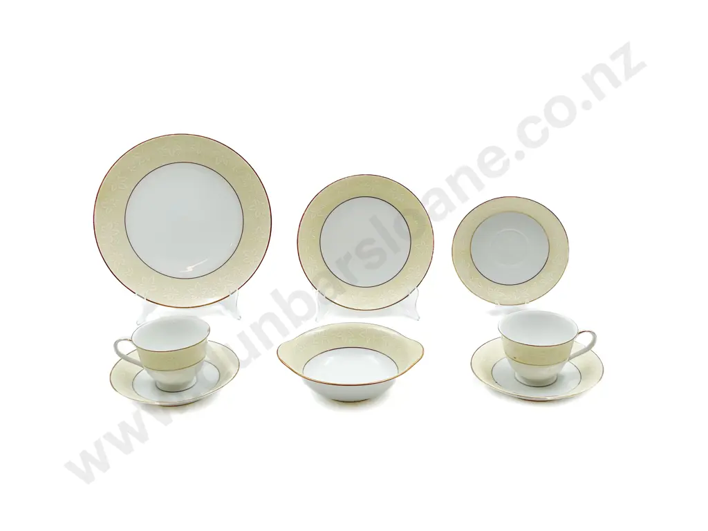 Noritake Part Dinner Set Image 1++