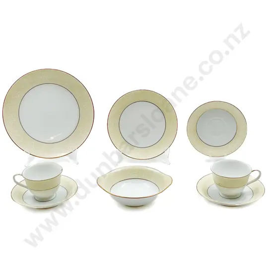 Noritake Part Dinner Set