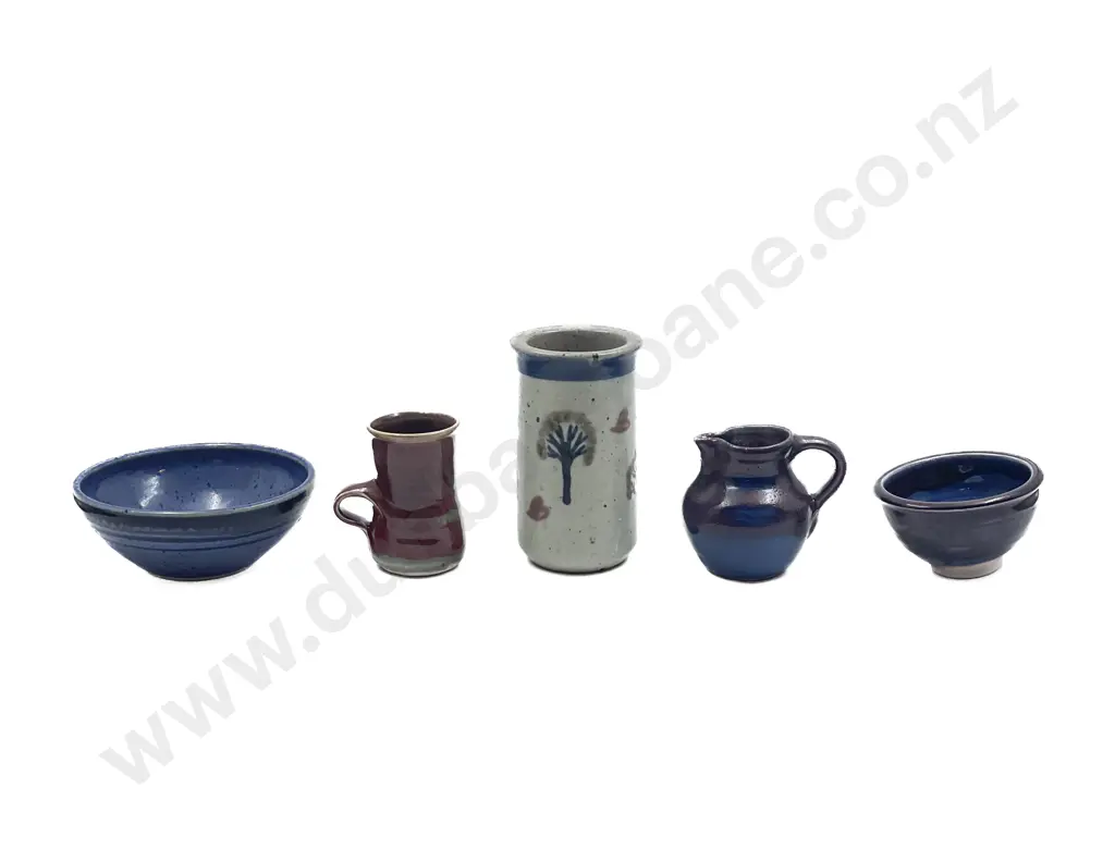 Quantity of Assorted NZ Pottery Image 1++