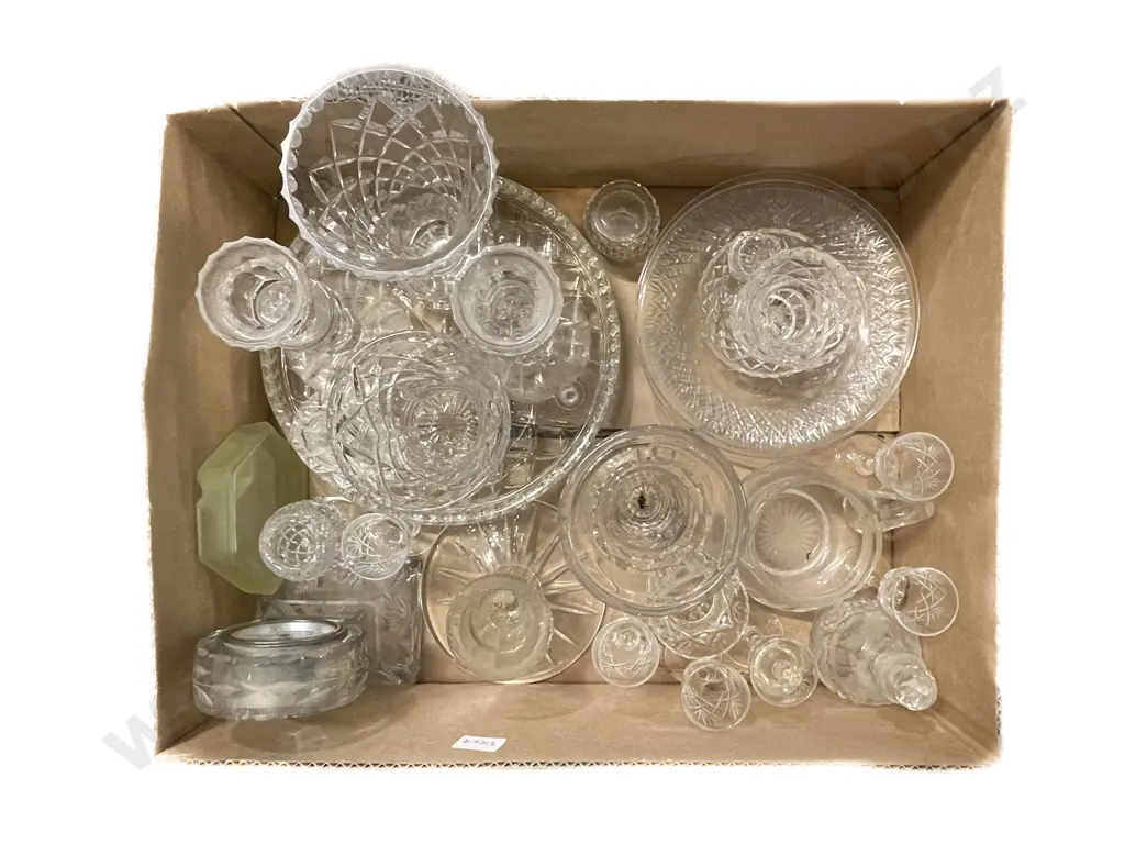 Box of Assorted Crystal and Glassware Image 1++