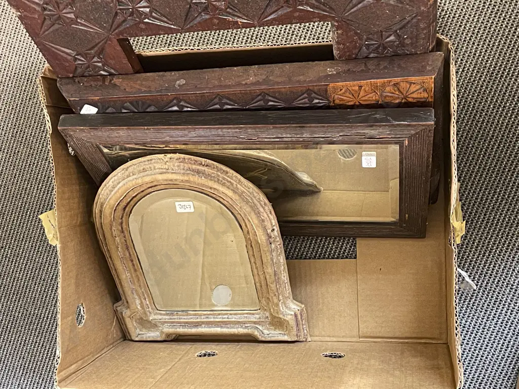Two Vintage Mirrors and Two Decorative Empty Frames Image 1++