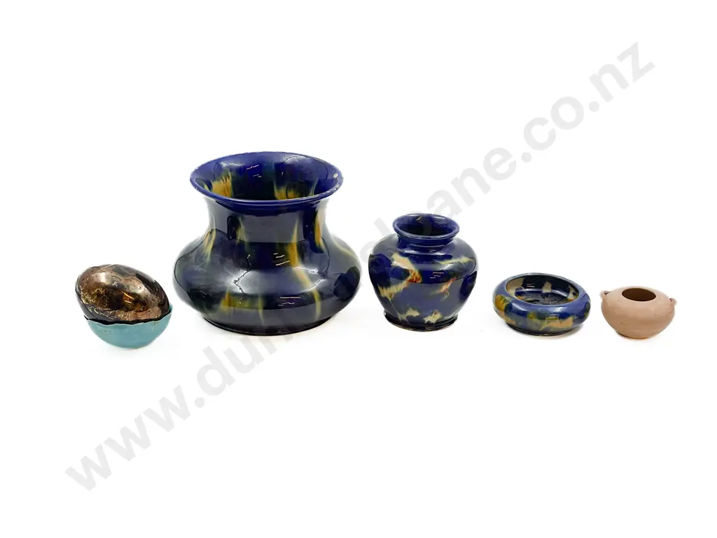 Small Quantity of Assorted NZ Pottery Including Patti Meads Image 1++
