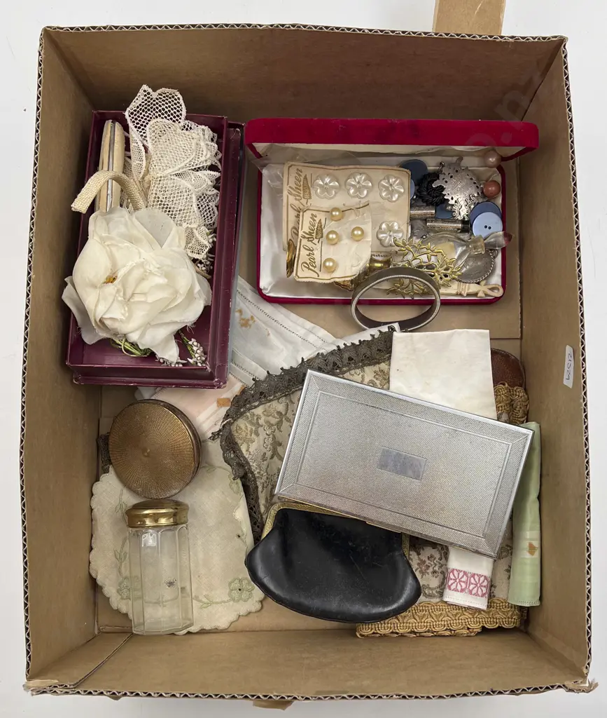 Box Quantity of Assorted Vintage Linen with Buttons and Assorted Image 1++