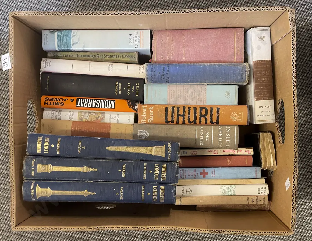 Box of Assorted Books Including Wonderful London Illustrated Vol. I-III Image 1++