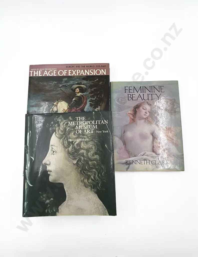 Three NZ Art Reference Volumes Image 1++