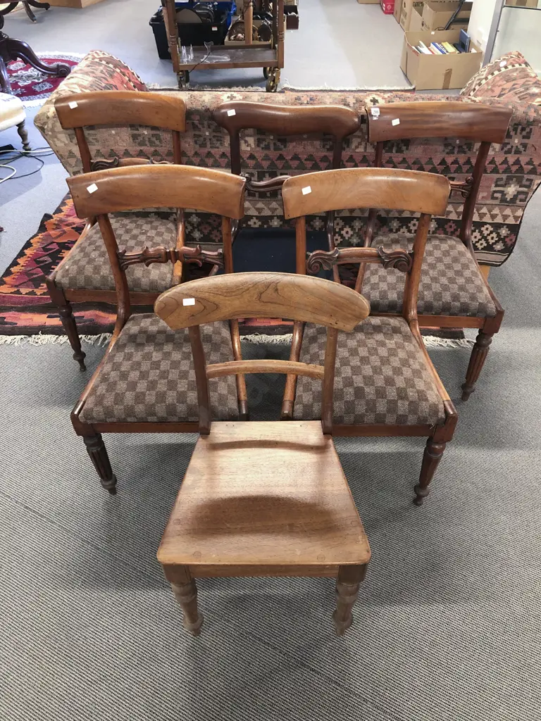 Set of Four WMIV Dining Chairs and Two Others Image 1++