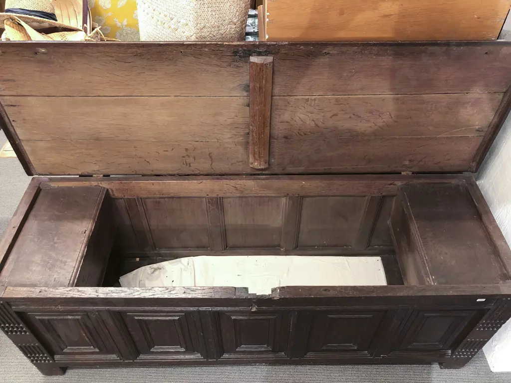Large C18th Oak Coffer Image 1++