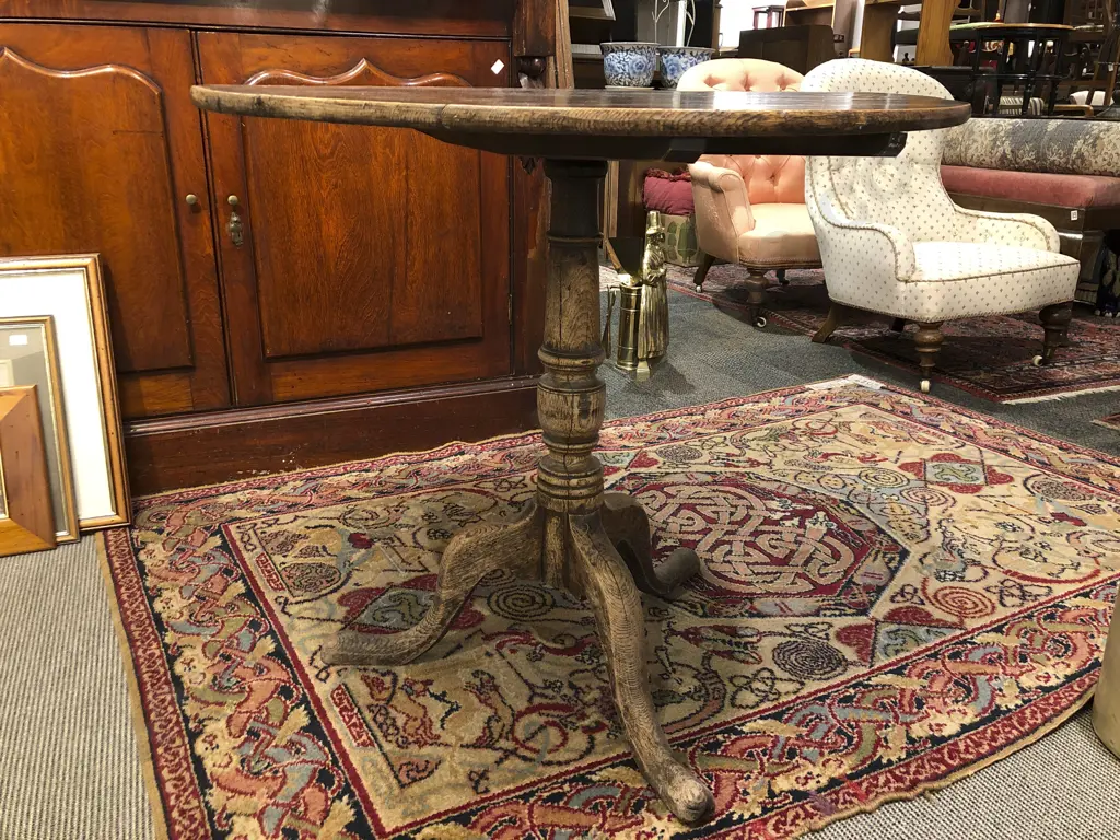 Geo III Oak Circular Snap Top Wine Table Image 1++