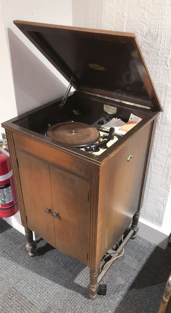 Gramaphone Cabinet Image 1++