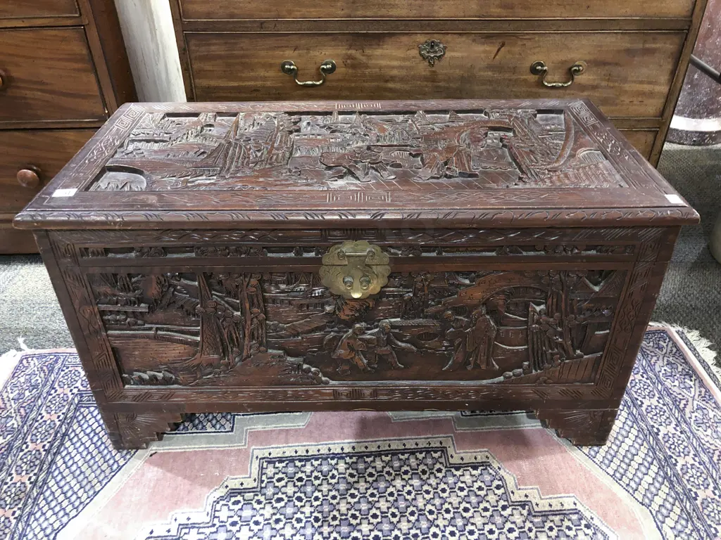 Carver Camphor Wood Trunk Image 1++