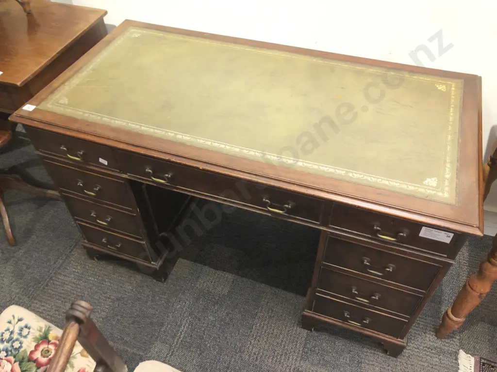 Geo. III Style Pedestal Desk Image 1++