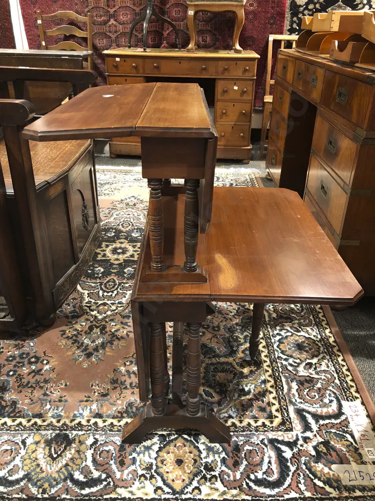 Late Victorian Graduated Two Tier Sutherland Tea Table Image 1++