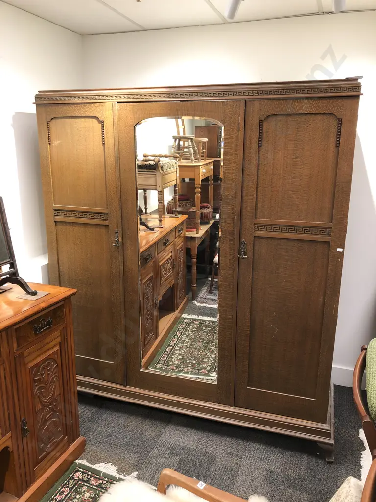 Edwardian Mirror Door Wardrobe Image 1++