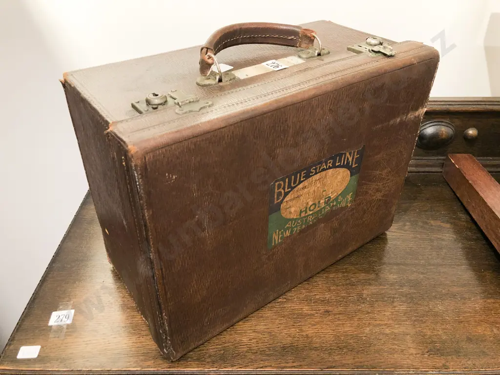 Late C19th Morocco Leather Doctors Case Image 1++