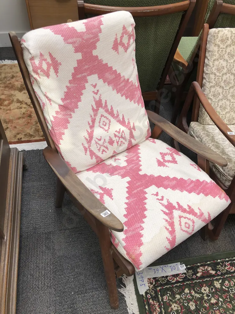 Retro Arm Chair Image 1++