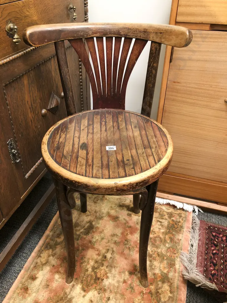 Bentwood Chair Image 1++
