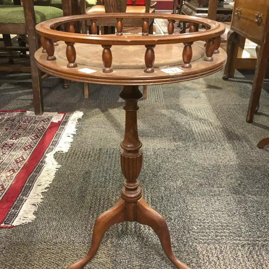Small Retro Circular Wine Table