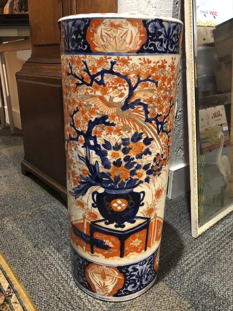 Late C19th Imari Stick Stand (Faults) Image 1++