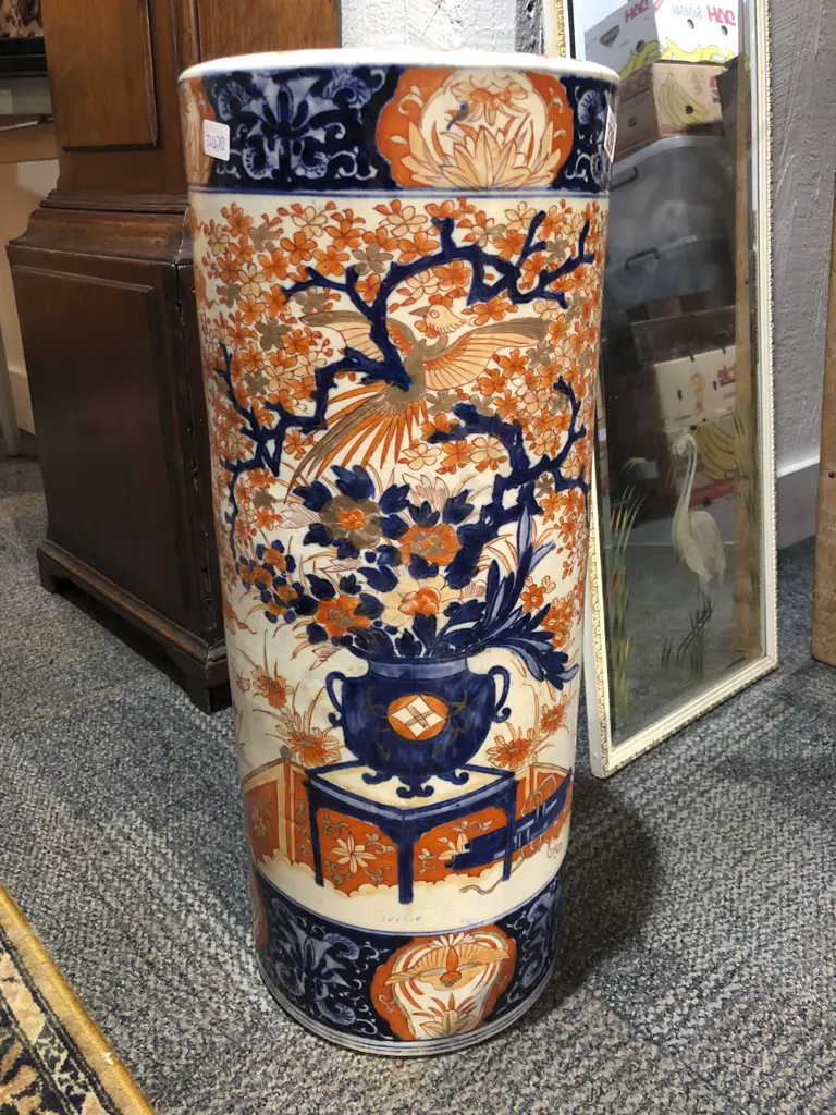 Late C19th Imari Stick Stand (Faults) Image 1++