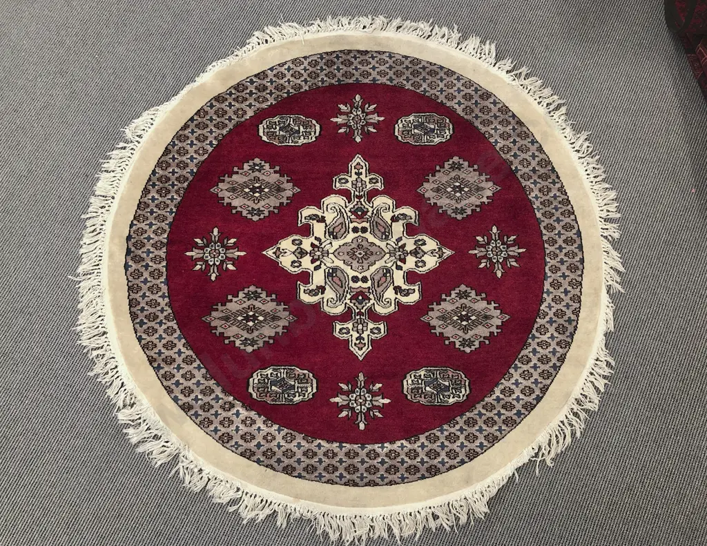 Circular Persian Rug Image 1++
