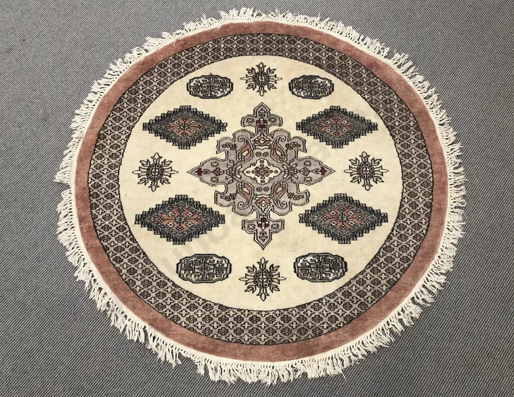 Circular Persian Rug Image 1++