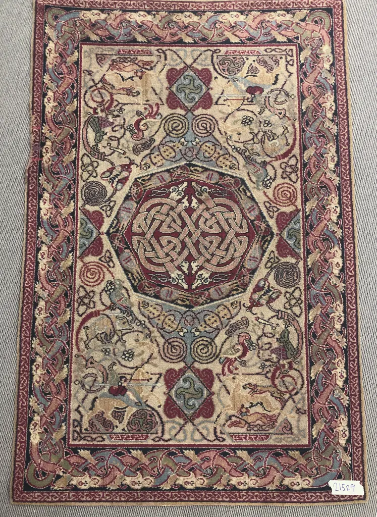 Celtic Design Hunting Carpet Image 1++