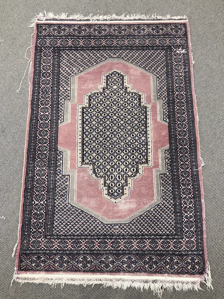 Persian Floor Rug Image 1++