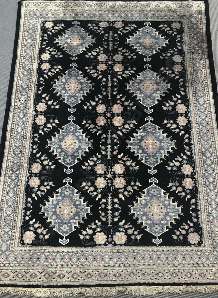 Large Persian Woollen Floor Rug Image 1++