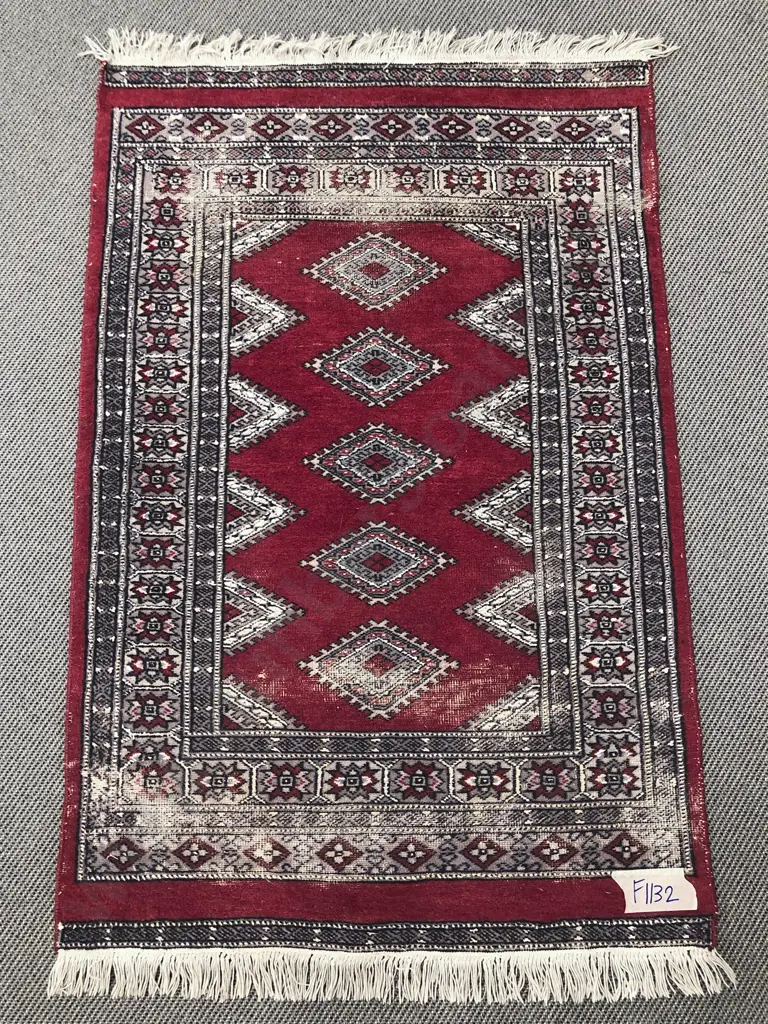 Small Persian Floor Rug Image 1++