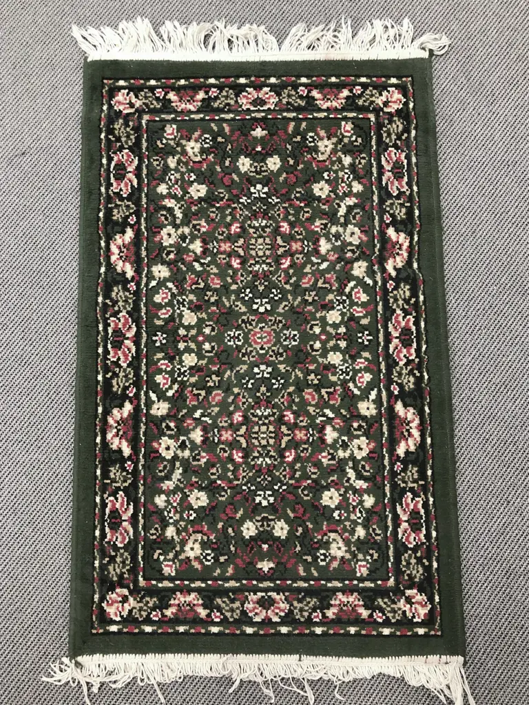 Small Persian Style Rug Image 1++