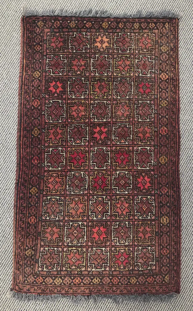 Small Persian Floor Rug Image 1++
