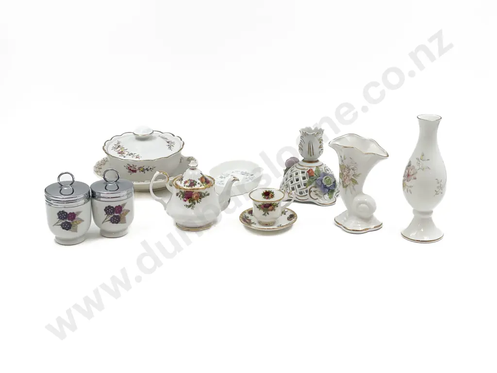 Quantity of Assorted China including RA Old Country Roses Image 1++