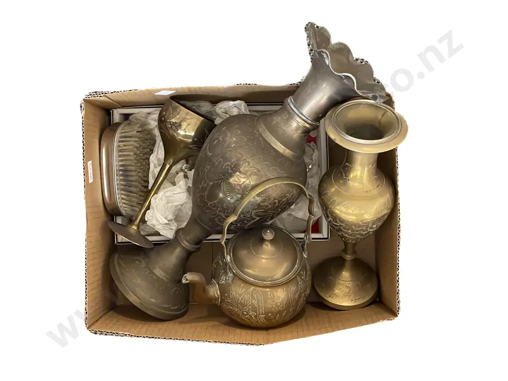 Quantity of Assorted Brass Ware Image 1++