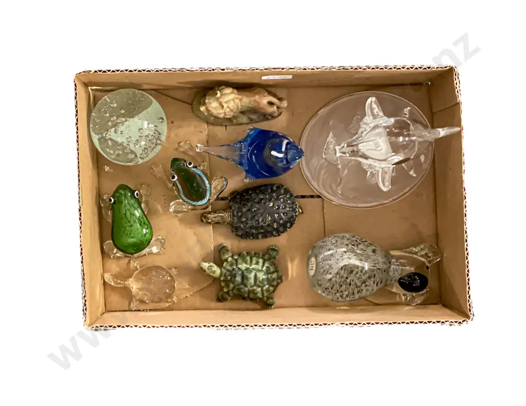 Quantity of Assorted Glass Ornaments including Paperweights Image 1++