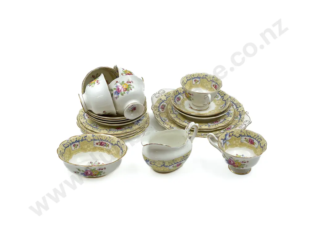 Quantity of Assorted Royal Albert "Valentine" China Image 1++