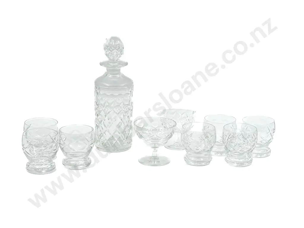 Crystal Decanter with Assorted Glasses Image 1++