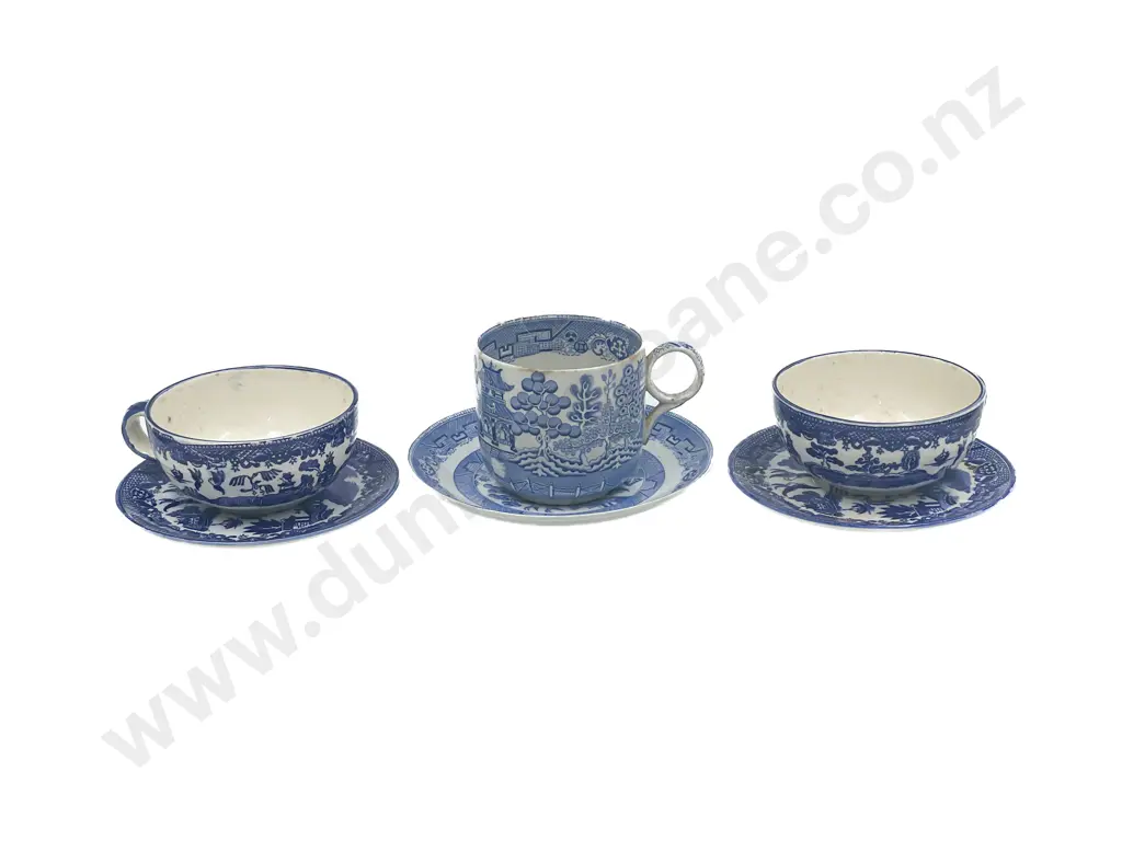 Three Blue & White Breakfast Mugs and Saucers Image 1++