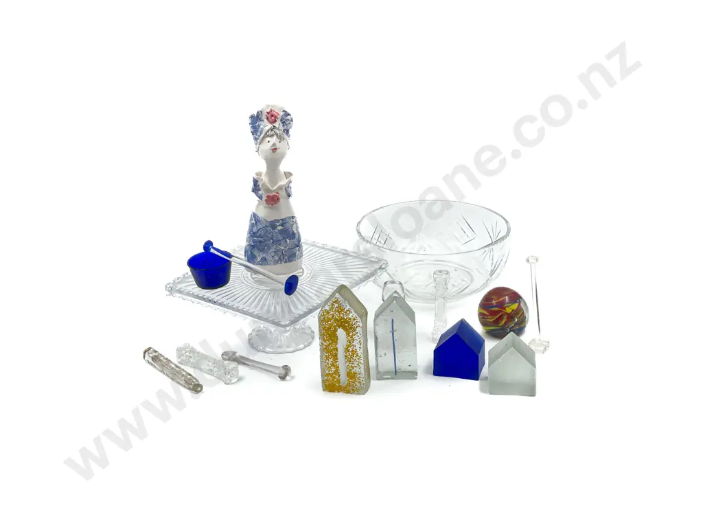 Quantity of Assorted Ornaments with Bowl & Stand Image 1++