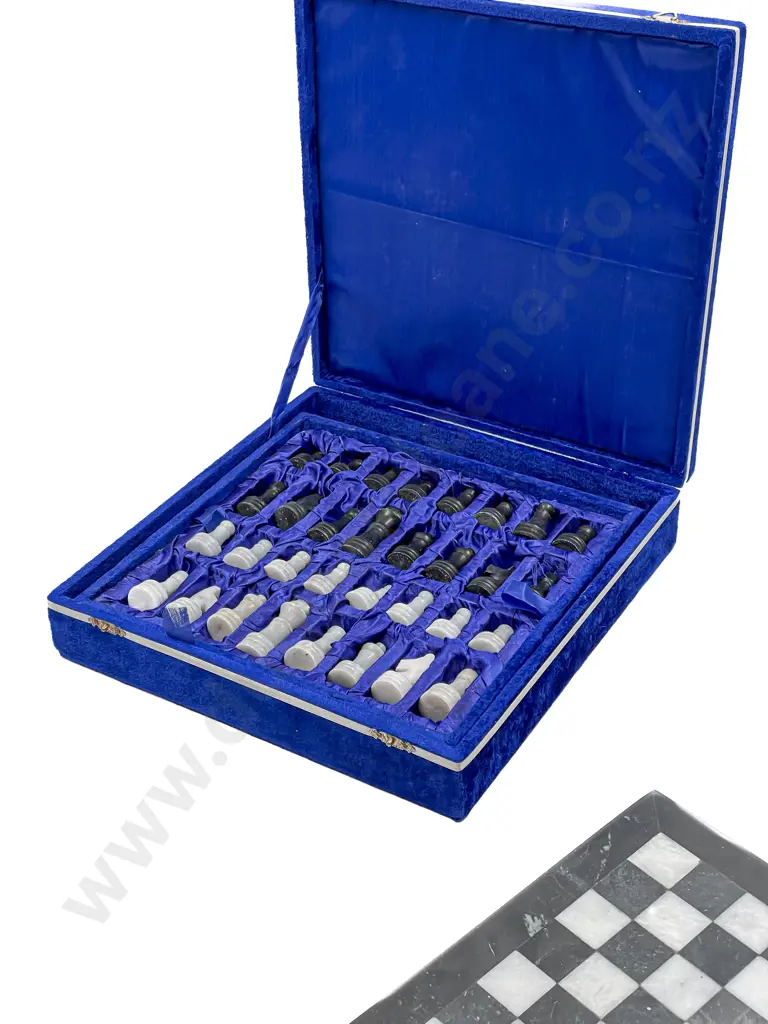 Boxed Marble Chess Set Image 1++