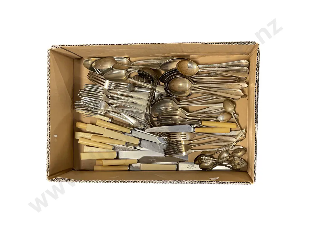 Box of Assorted Cutlery Image 1++