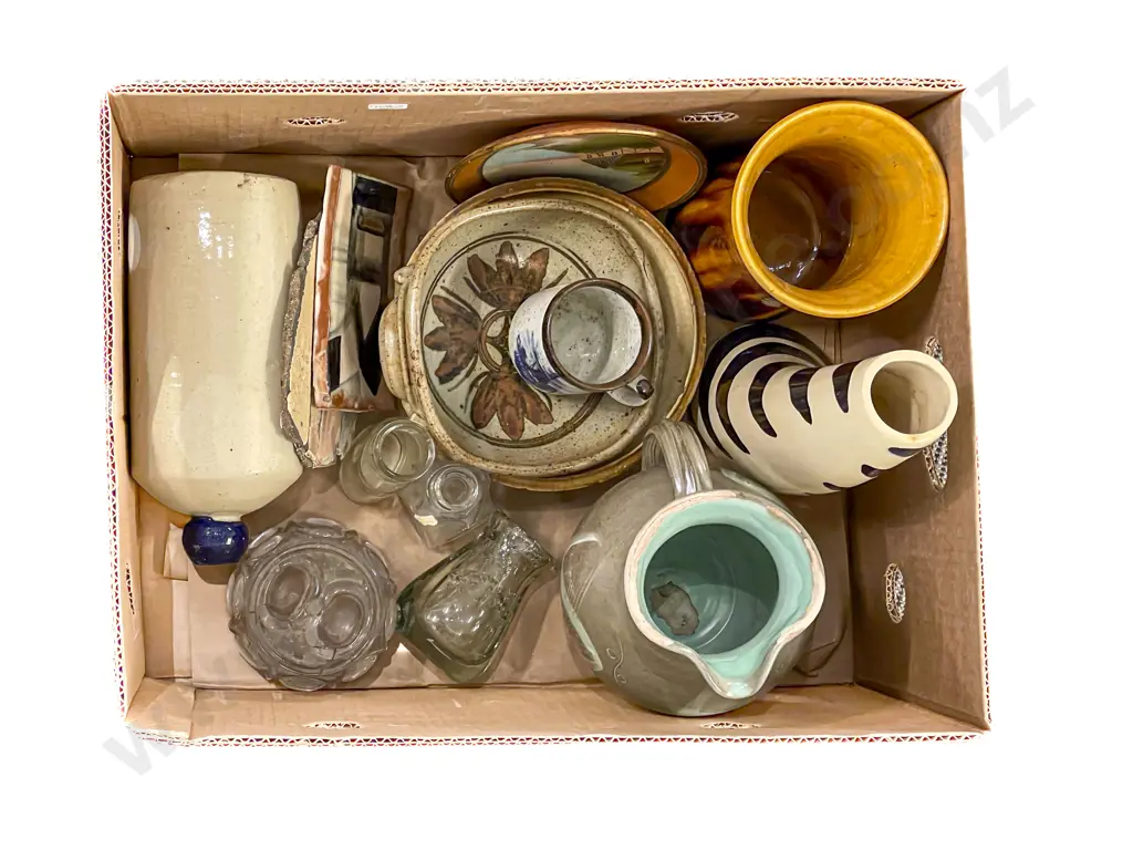 Quantity of Assorted Stoneware & Pottery etc Image 1++